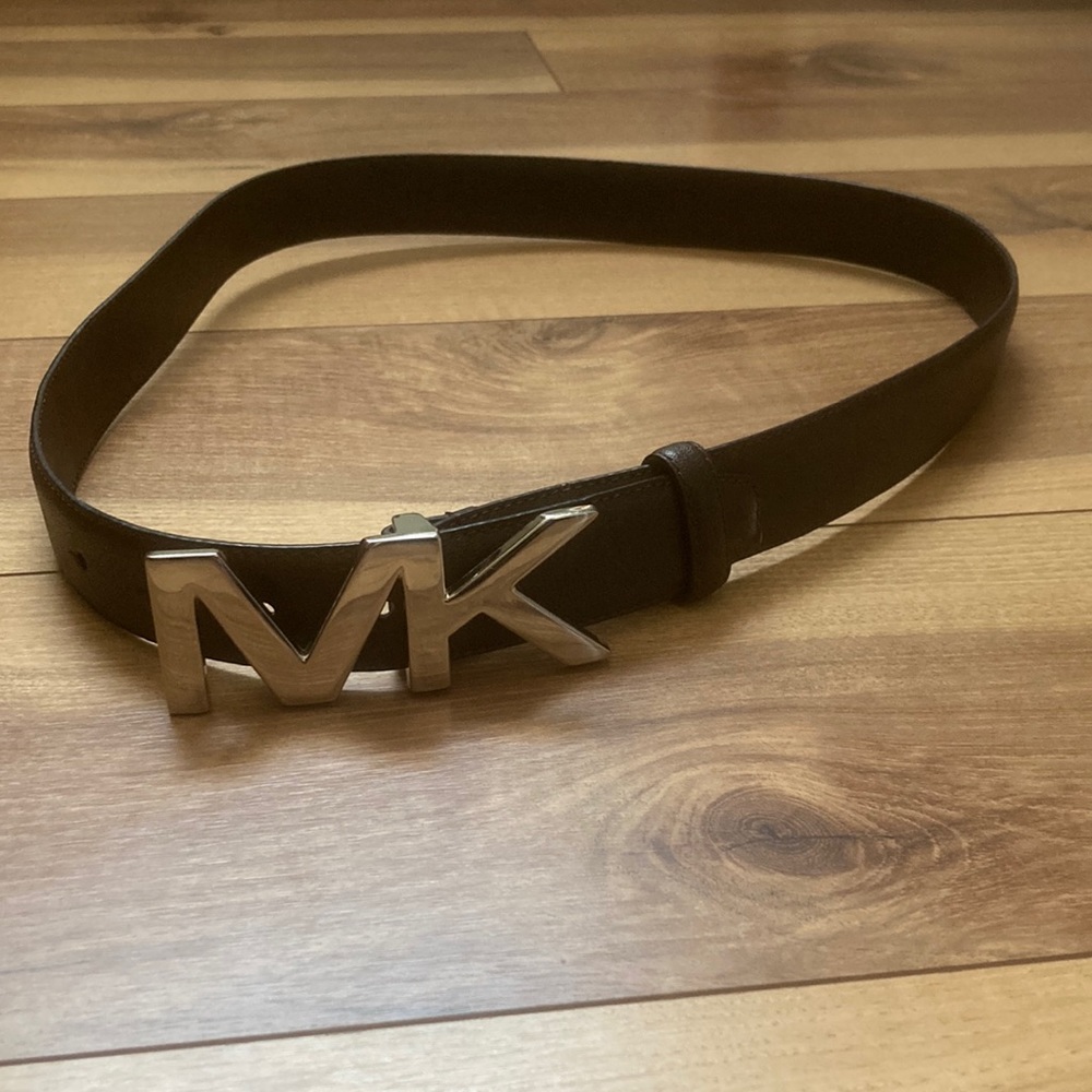 MIchael Kors Belt with silver MK buckle. Size 34